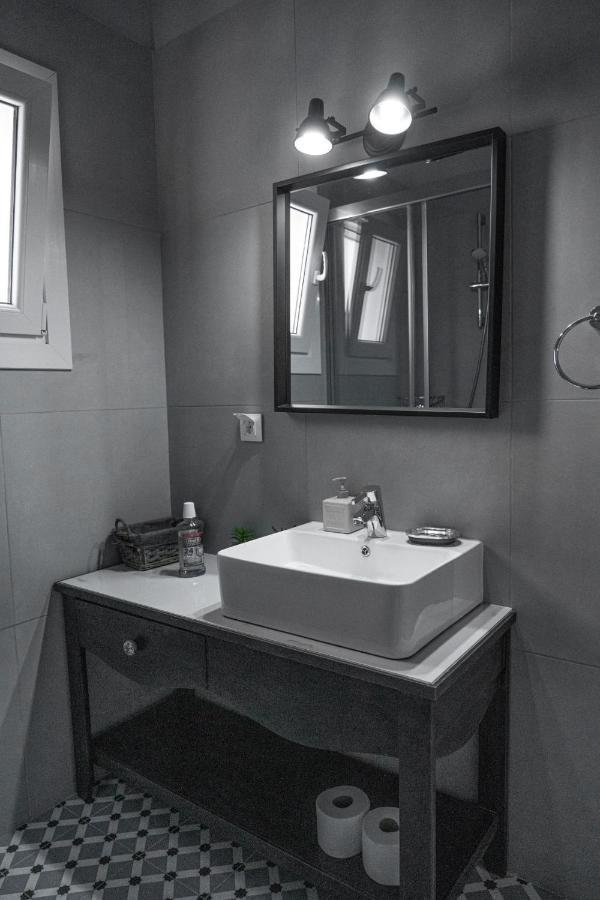 Villa Lefko'S House- Contemporary, Fully Renovated House Kassiopi Exterior foto